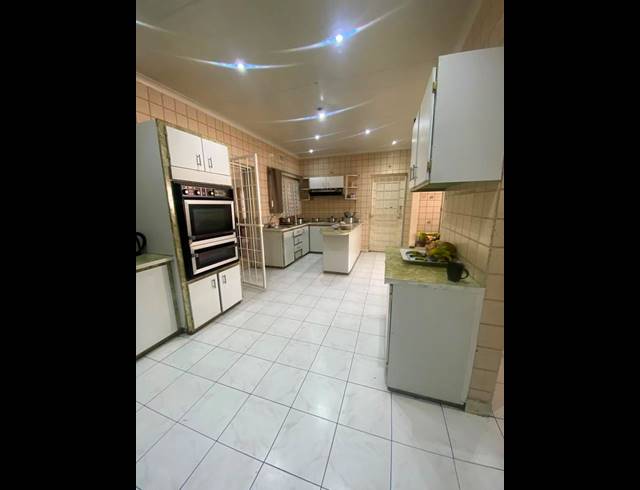 4 BEDROOM HOUSE FOR SALE IN MOUNTAIN RISE